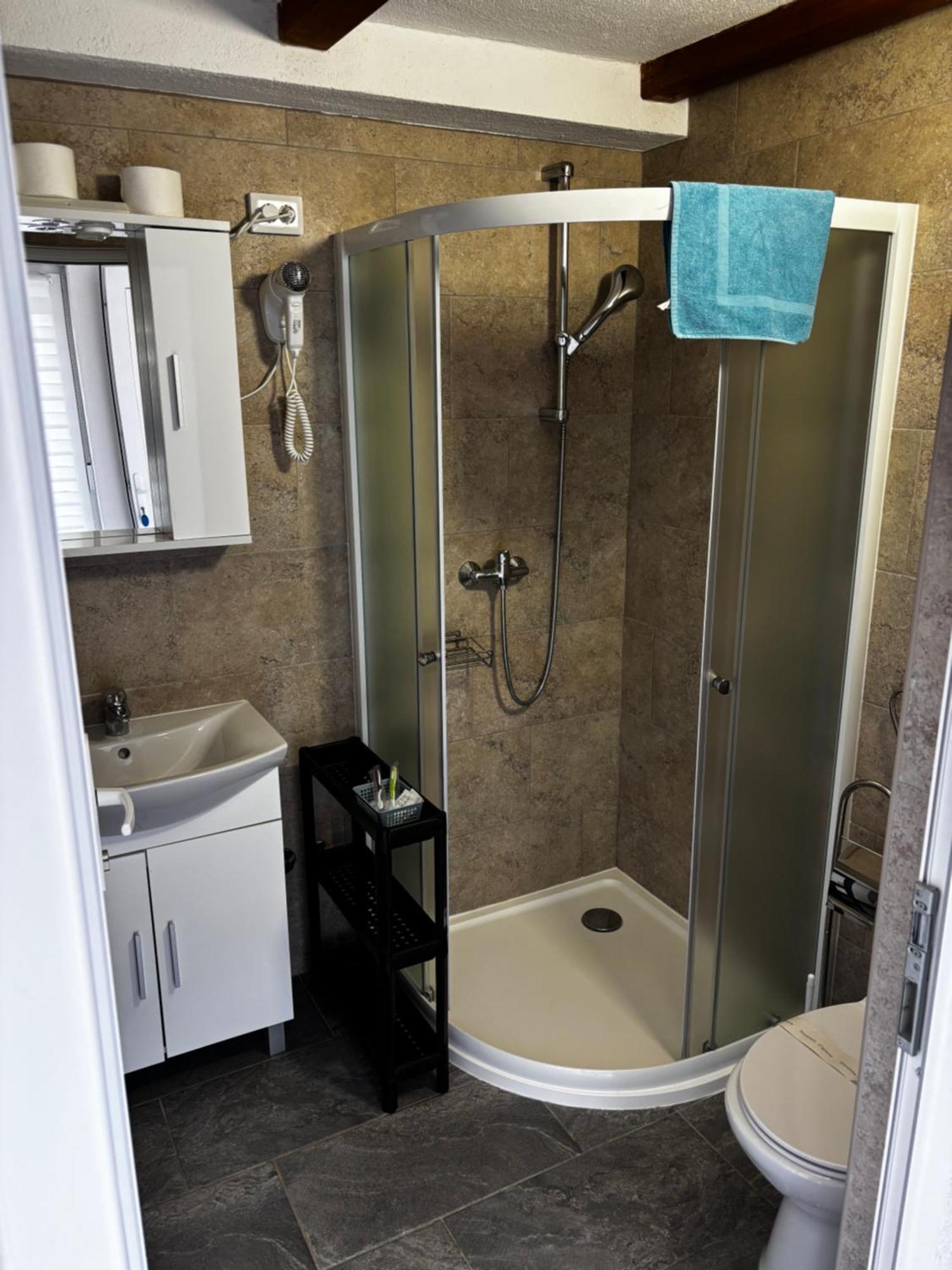 Apartmani Rozi 우마그 외부 사진