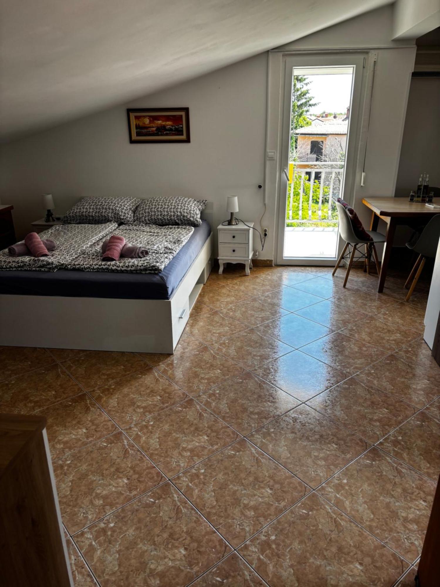 Apartmani Rozi 우마그 외부 사진